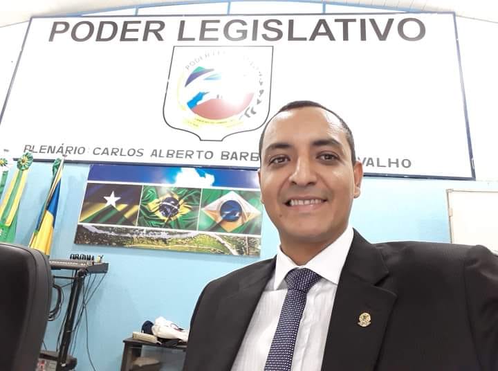 A Câmara Municipal de Candeias do Jamari parabeniza o vereador Edcarlos, pelo seu aniversário 