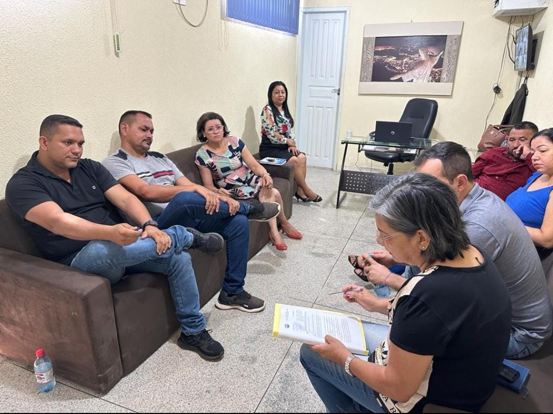 Câmara de Vereadores se reúne com secretária de Saúde para discutir o Piso Nacional da Enfermagem