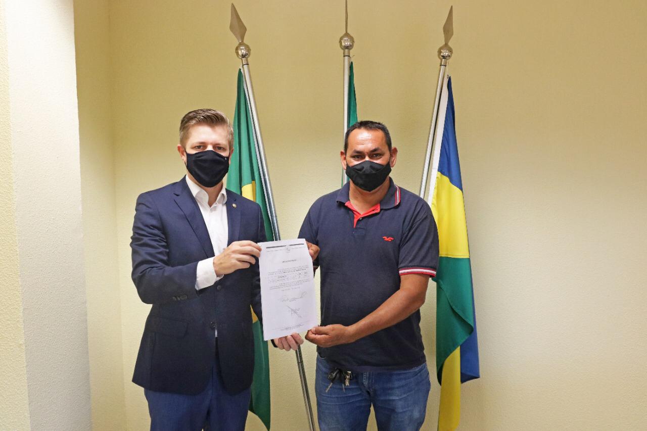 Defensoria do Estado de Rondônia faz doação de uma camionete a Câmara de vereadores de Candeias
