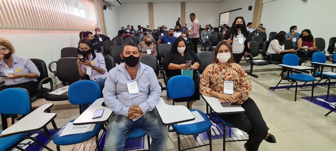 Vereadores Paulo Macário e Jucilene Moraes, participam do encontro de União de Câmaras e Vereadores do Estado de Rondônia (UCAVER)